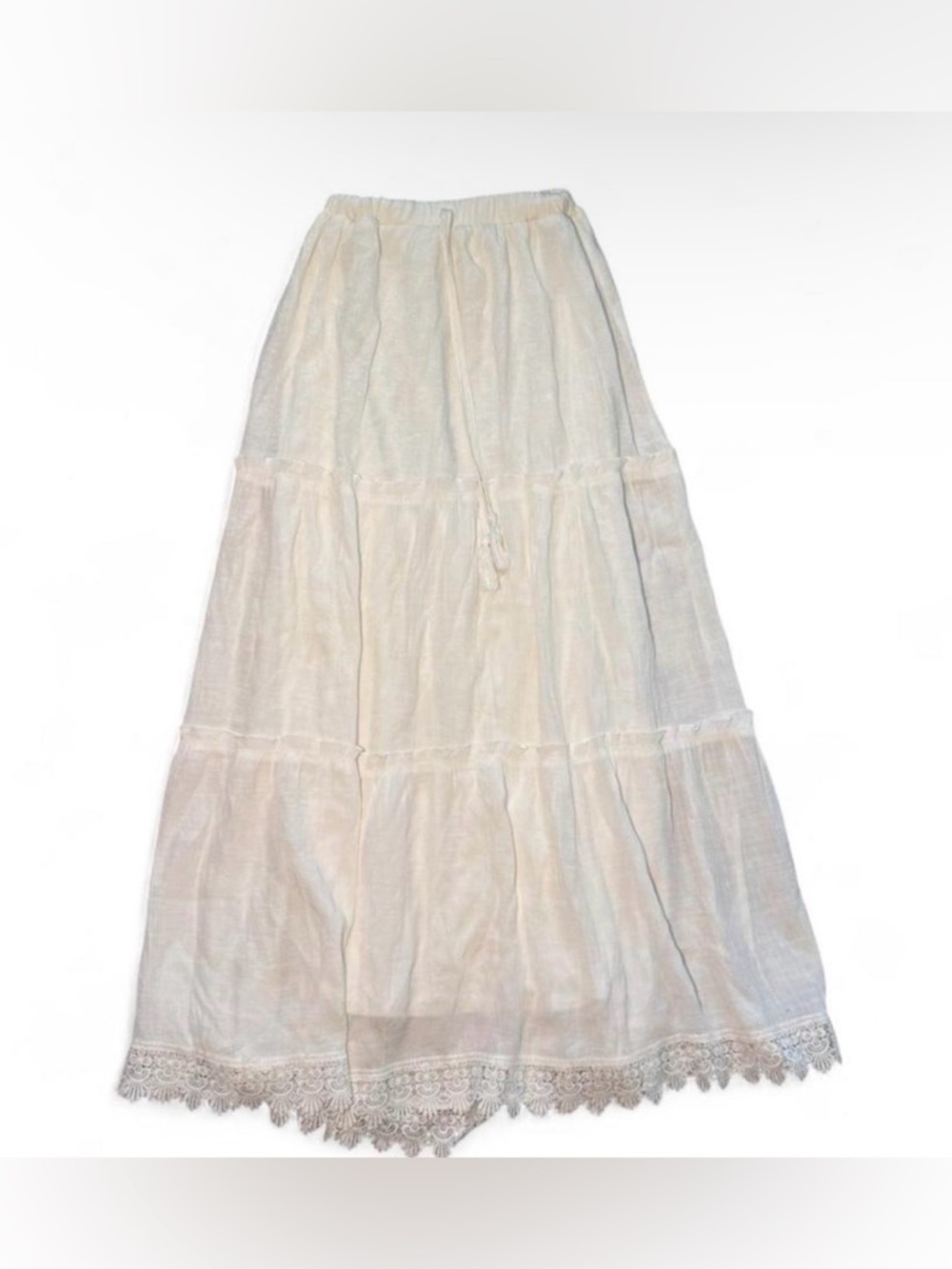 White lace maxi skirt with elastic waistband and tassel string Size Small🐚